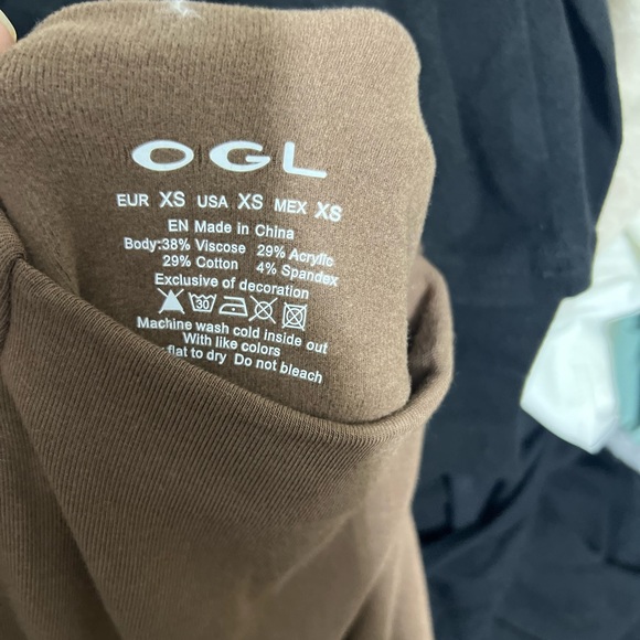 OGL Eco-Mousse®2.0 Asymmetrical Ruching Mockneck Tank Top - Picture 4 of 6